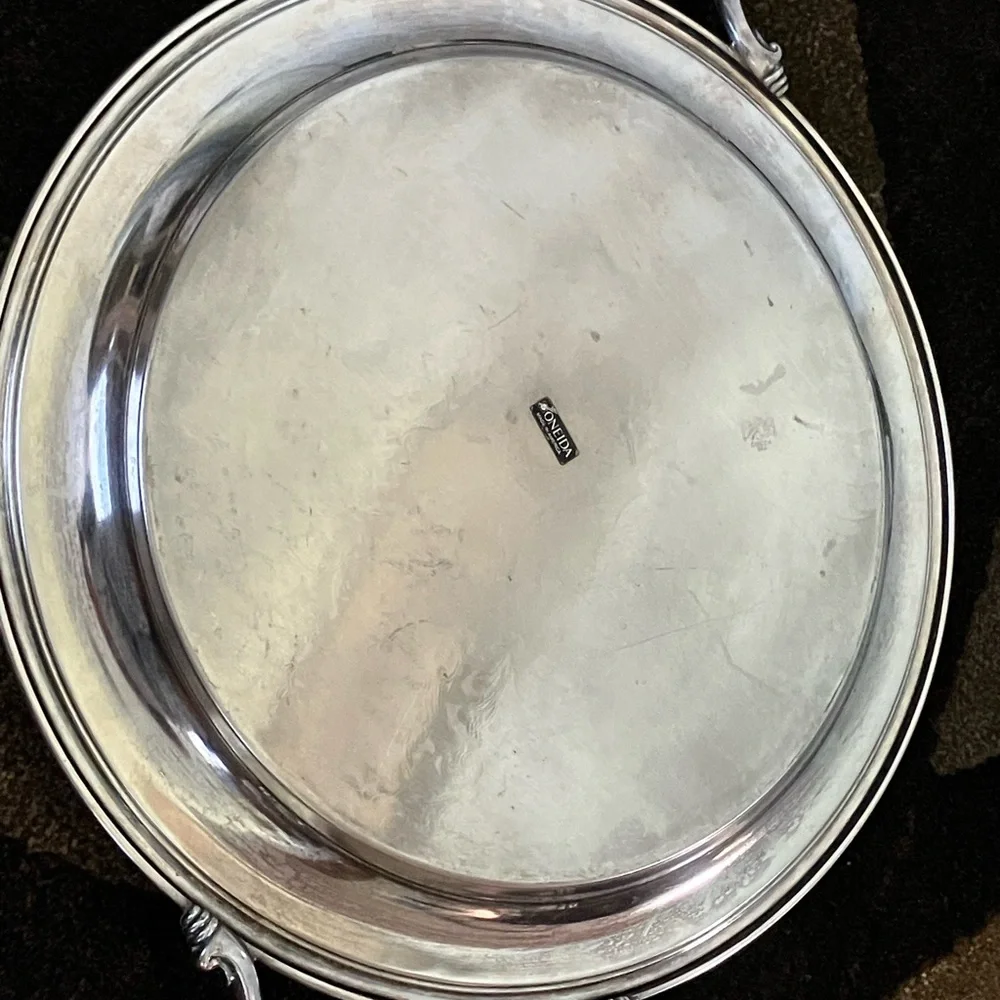 ONEIDA 2 LIONS USA STAMPED AND DECAL  18” HANDLED SILVER PLATE 1970’s